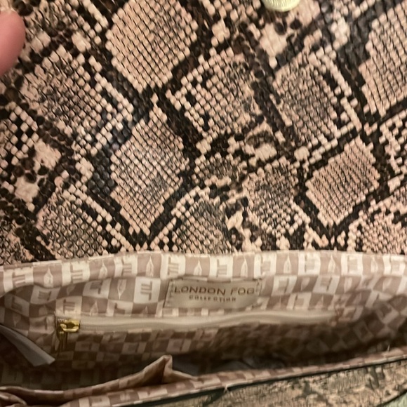 London Fog CollectionAstor Python Handbag NWT - Picture 4 of 6